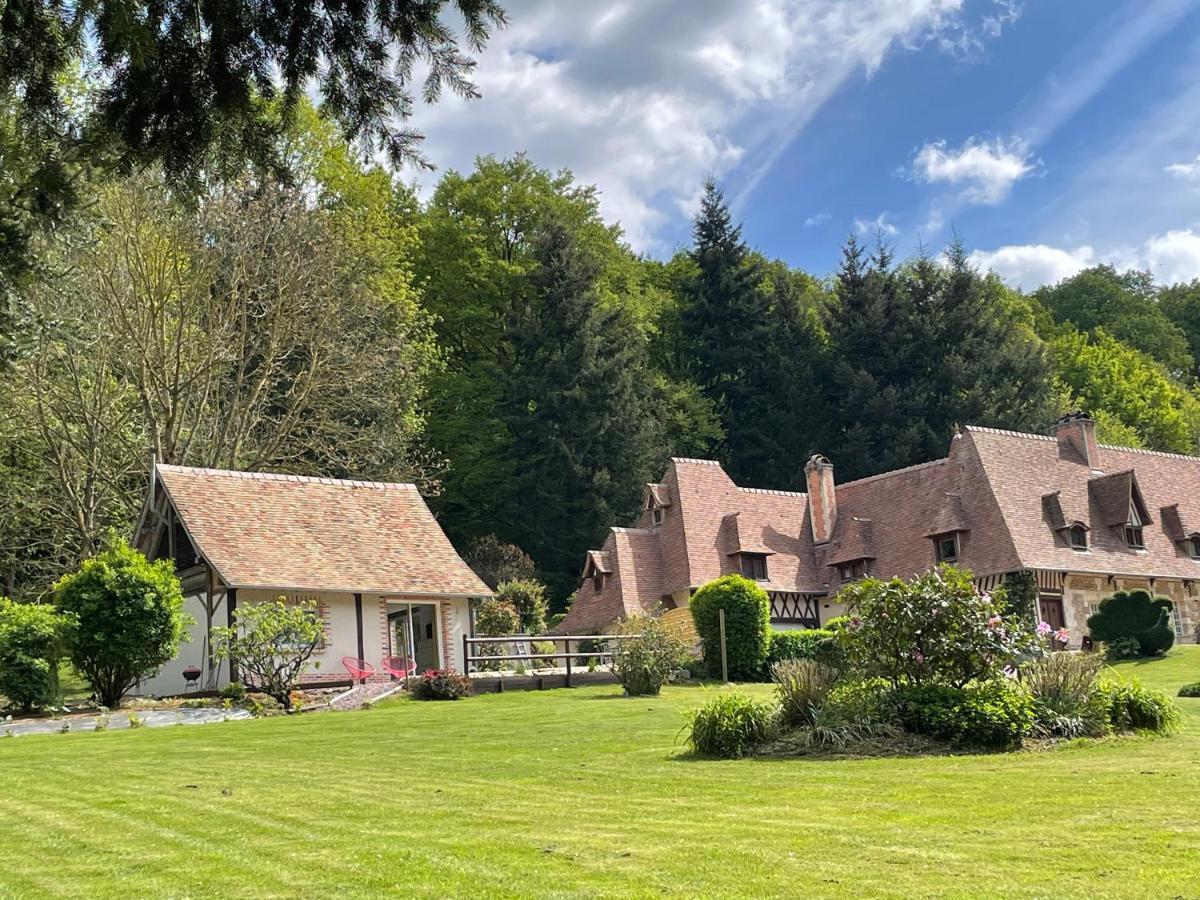 Le Prieure Des Fontaines Hotell Les Preaux Eksteriør bilde