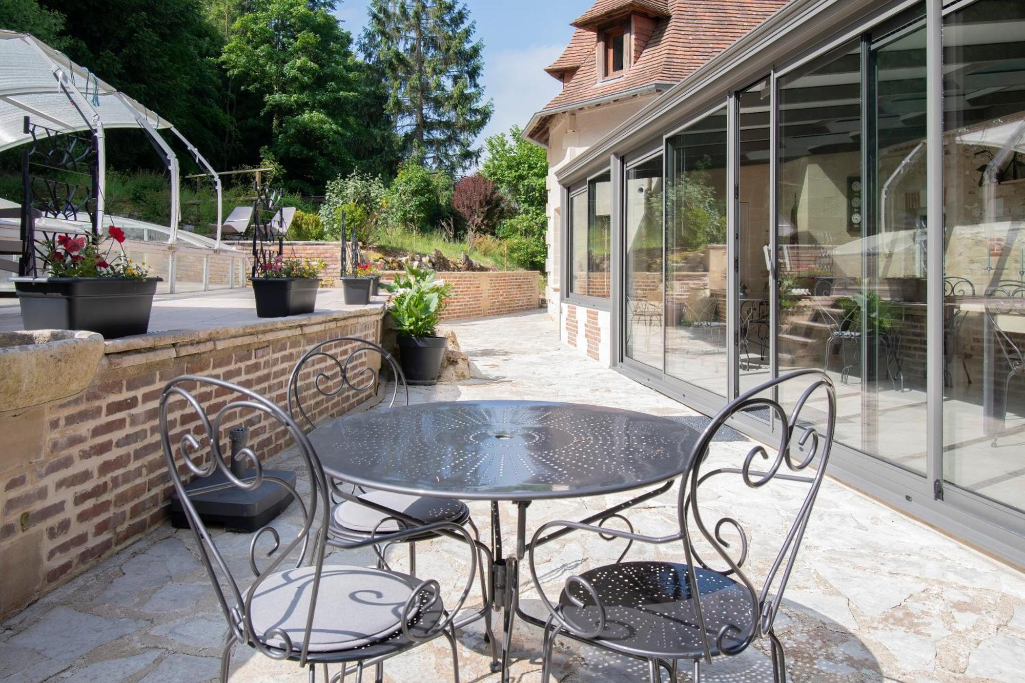 Le Prieure Des Fontaines Hotell Les Preaux Eksteriør bilde